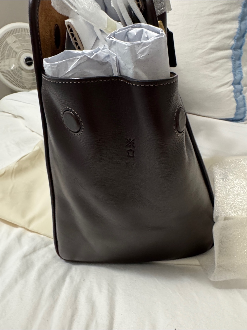Coach maple BUY NOW turnlock tote size 40 
Prestige and pristine condition! - Picture 10 of 12